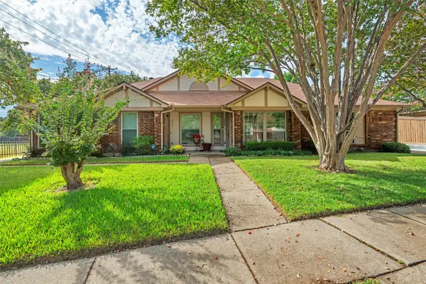 2608 Chestnut Court, Bedford, TX 76022