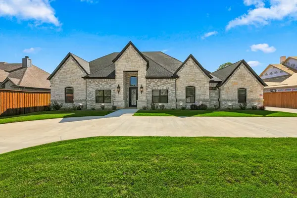 5200 Waterview Drive, Arlington, TX 76016