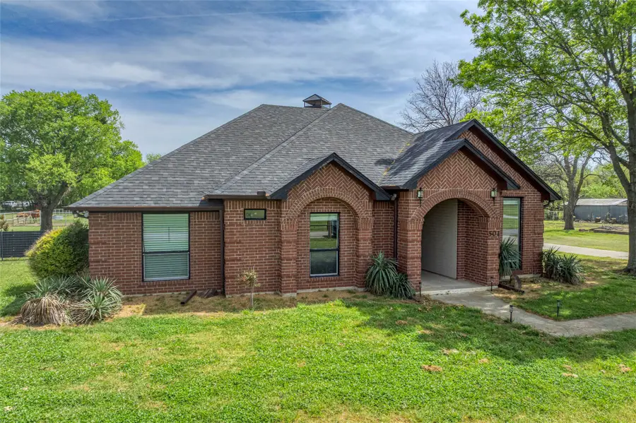 501 N Van Zandt Street, Tioga, TX 76271 - #3
