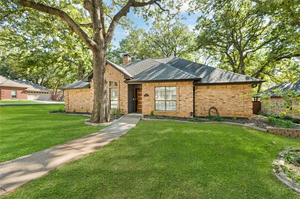 2137 Steeplewood Drive, Grapevine, TX 76051