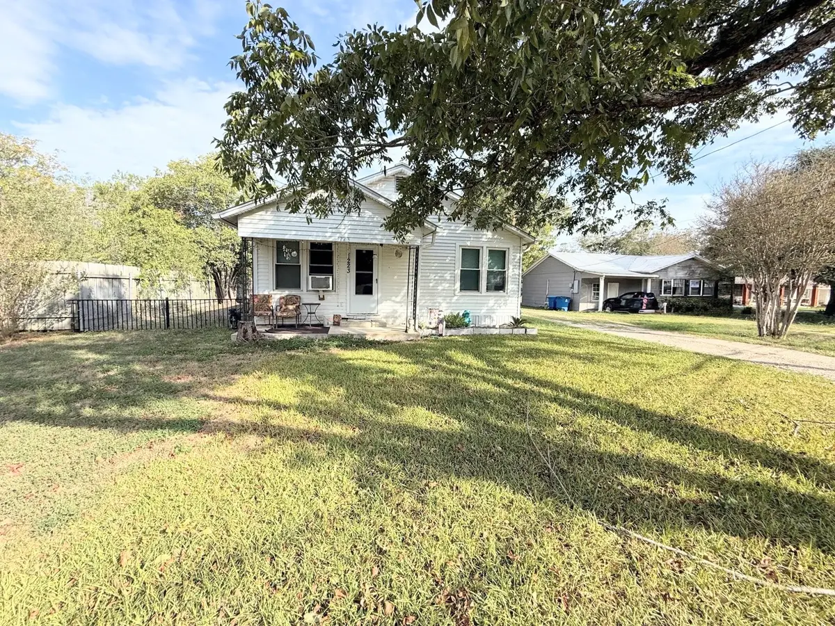 1223 Bois D'arc Street, Lockhart, TX 78644 - #1