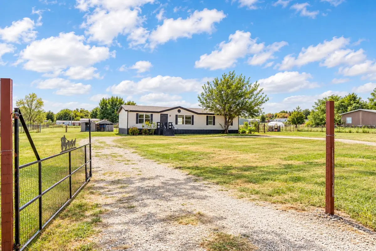 134 Valley Meadows Drive, Springtown, TX 76082 - #1