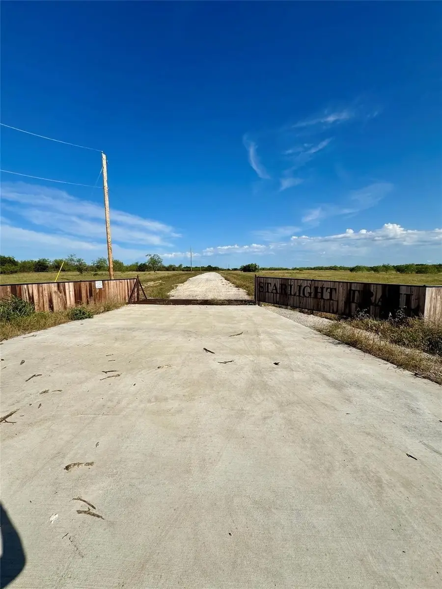 934 Starelight Trail, Blum, TX 76627 - #2