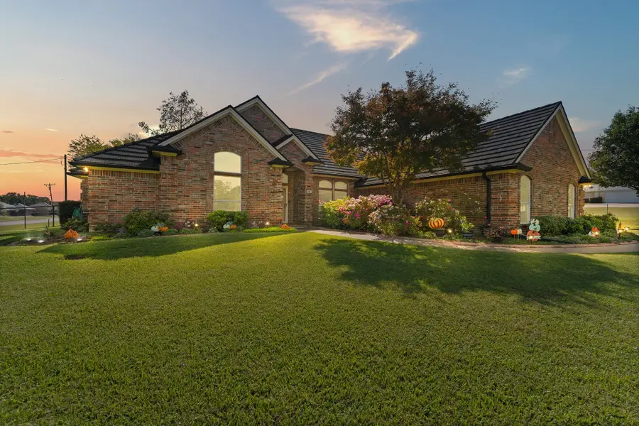 324 Highpoint Road, Burleson, TX 76028 - #2