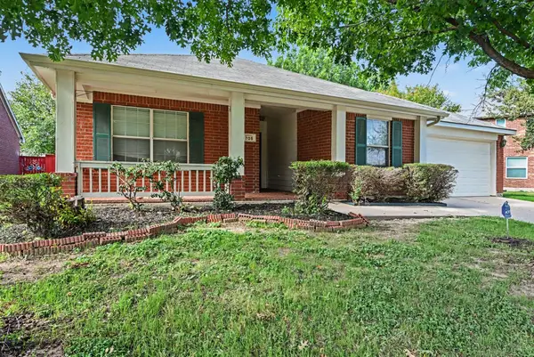 705 Fox Hunt Trail, Fort Worth, TX 76179
