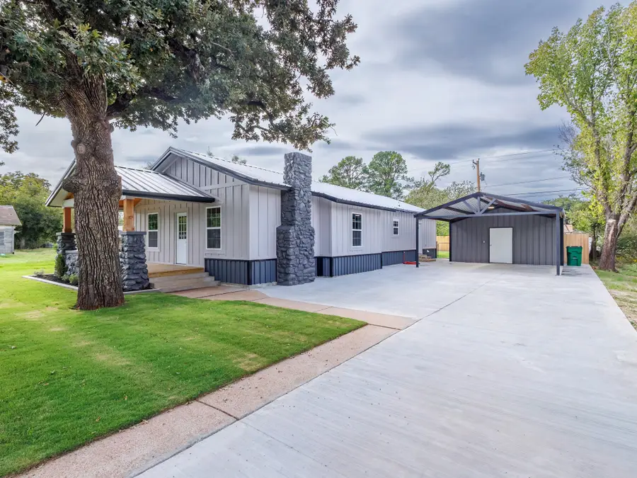 304 N Walnut Street, Eastland, TX 76448 - #3