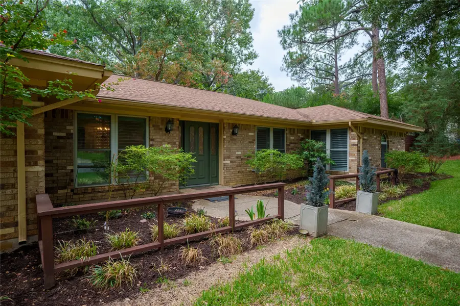 213 Pennsylvania Drive, Denton, TX 76205 - #2