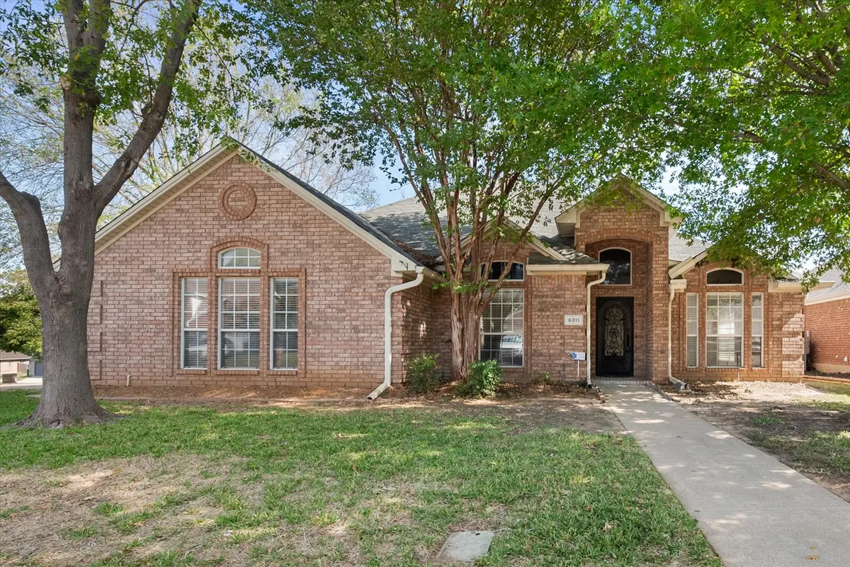 6311 Cobblestone Lane, Arlington, TX 76001 - #1