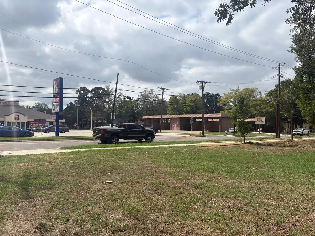 2024 Bonham Street, Paris, TX 75460 - #1