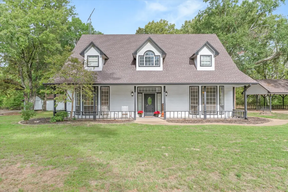 801 N Walnut Street, Van, TX 75790 - #1