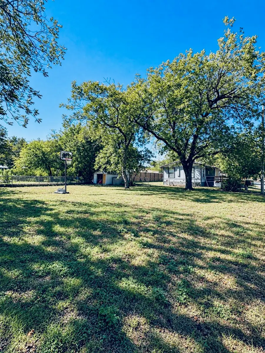 709 N Austin, Comanche, TX 76442 - #2