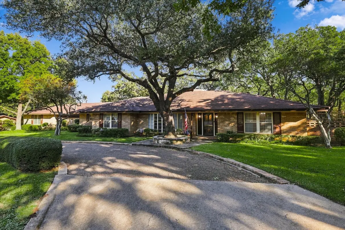 120 Friar Tuck Circle, Denton, TX 76209 - #1
