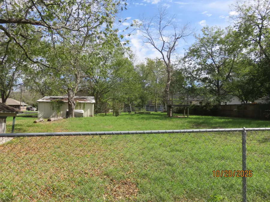 1501 Division Street, Commerce, TX 75428 - #3