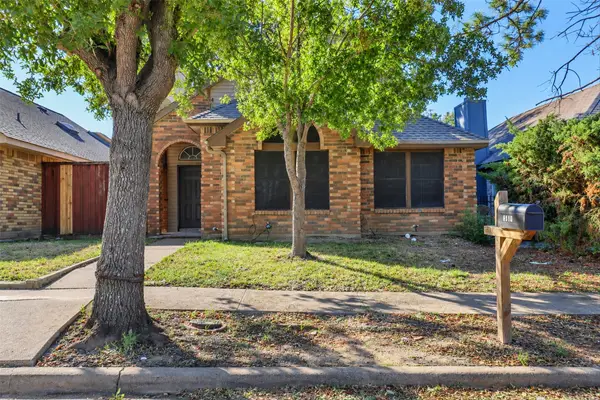 2434 Weatherby Drive, Mesquite, TX 75181