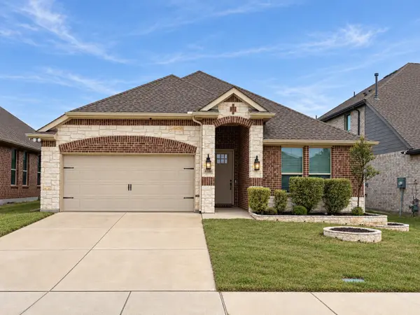 658 Erin Hills Drive, Red Oak, TX 75154