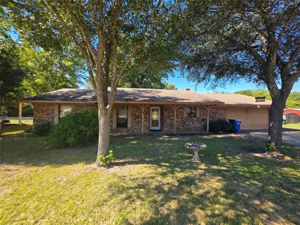1707 Malibu Lane, Grand Saline, TX 75140