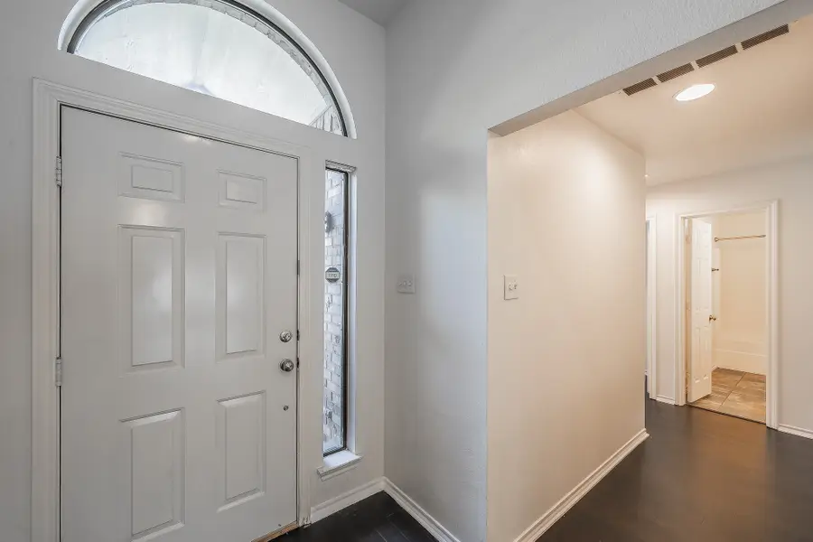 7924 Fox Chase Drive, Arlington, TX 76001 - #2