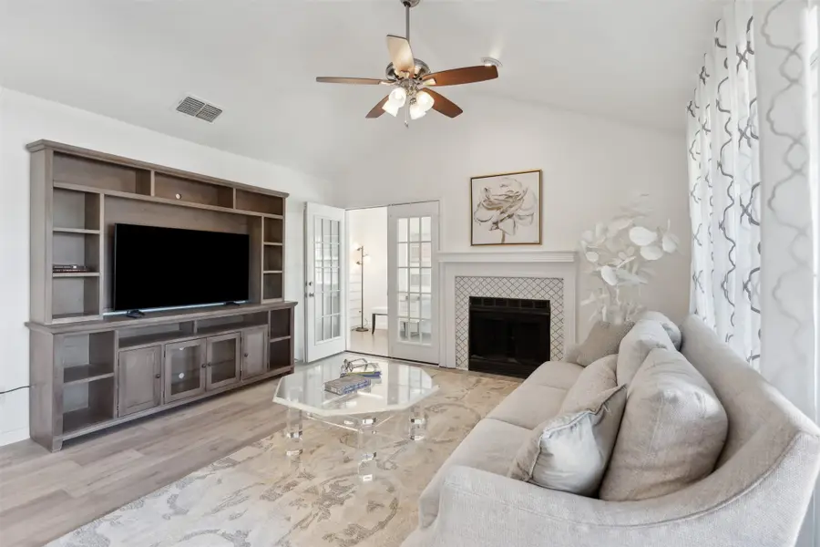 252 Jefferson Parkway, Fort Worth, TX 76107 - #2