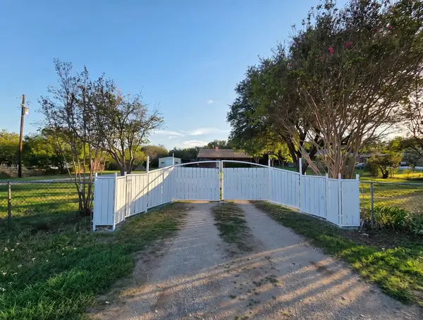 109 Live Oak Road, Springtown, TX 76082