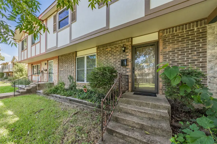 220 Westview Terrace, Arlington, TX 76013 - #2