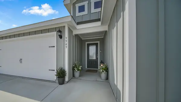 9949 Voyager Lane, Fort Worth, TX 76131