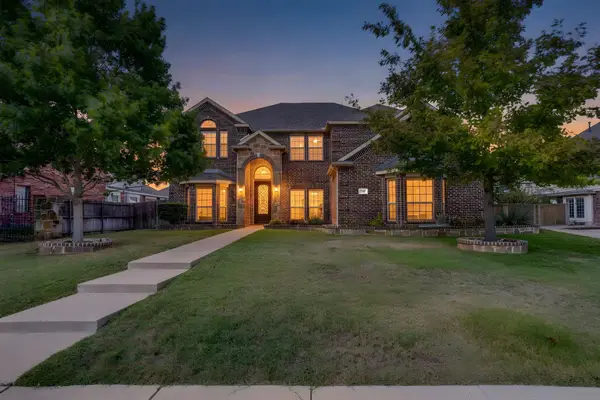2605 Winding Creek Drive, Midlothian, TX 76065
