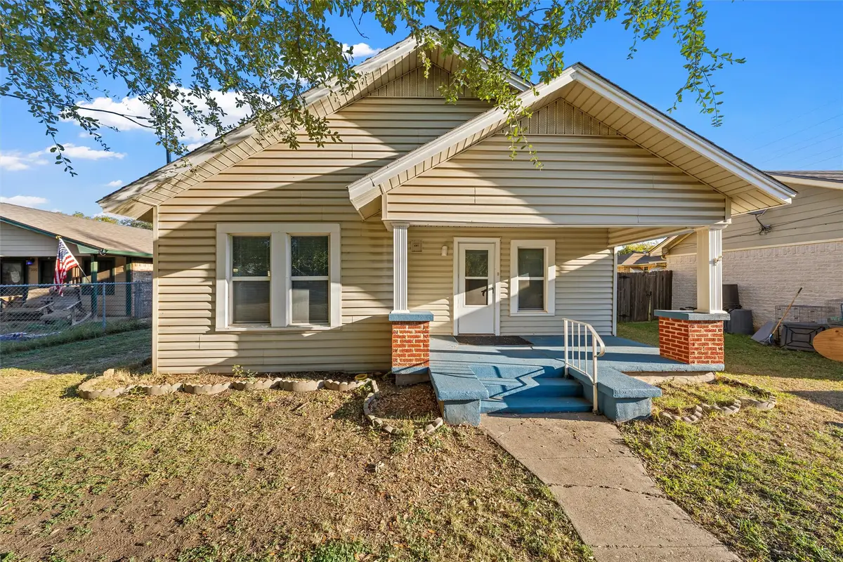 302 W Elm Street, West, TX 76691 - #1