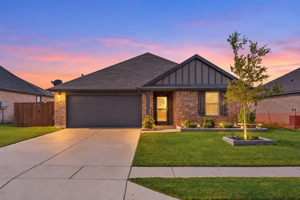 1512 Foxglove Park, Van Alstyne, TX 75495
