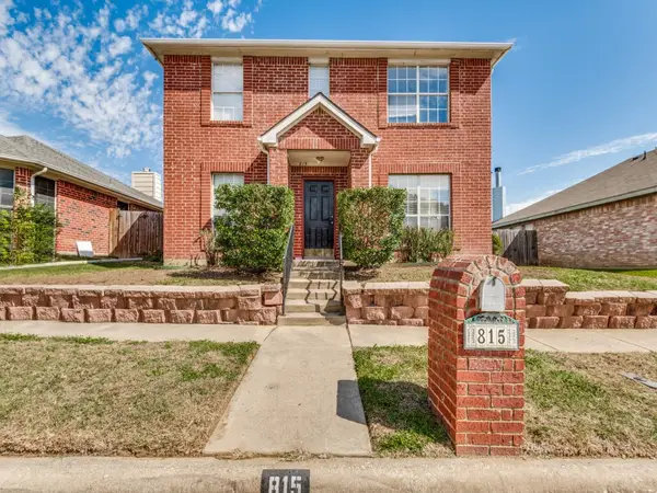 815 Greenridge Drive, Arlington, TX 76017