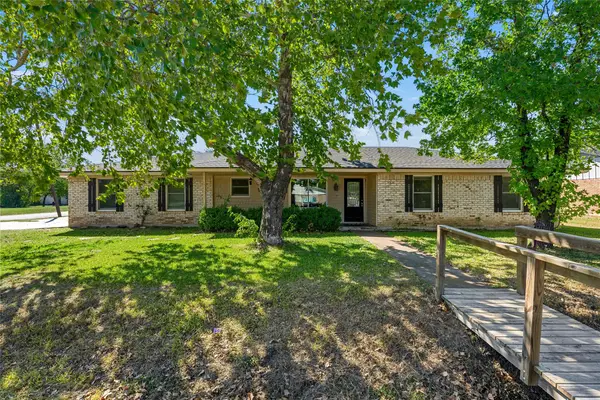 900 N Bunker Drive, Robinson, TX 76706