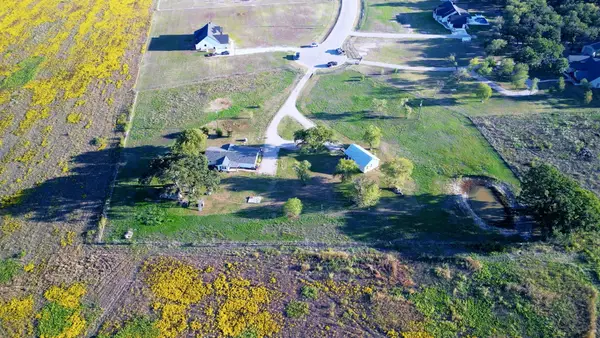 325 & 321 Grassy Way, Elm Mott, TX 76640