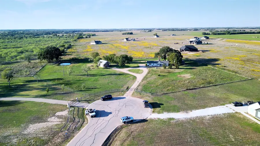 325 & 321 Grassy Way, Elm Mott, TX 76640 - #2