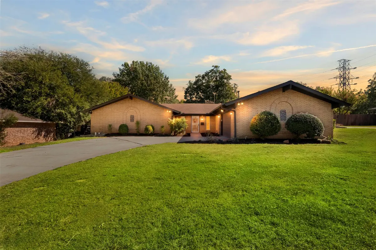 6313 Whitman Avenue, Fort Worth, TX 76133 - #1