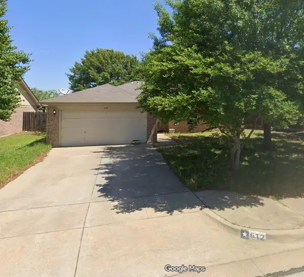 612 Creekview Drive, Burleson, TX 76028