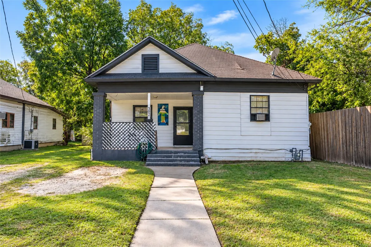 307 N Douglas Avenue, Cleburne, TX 76033 - #1