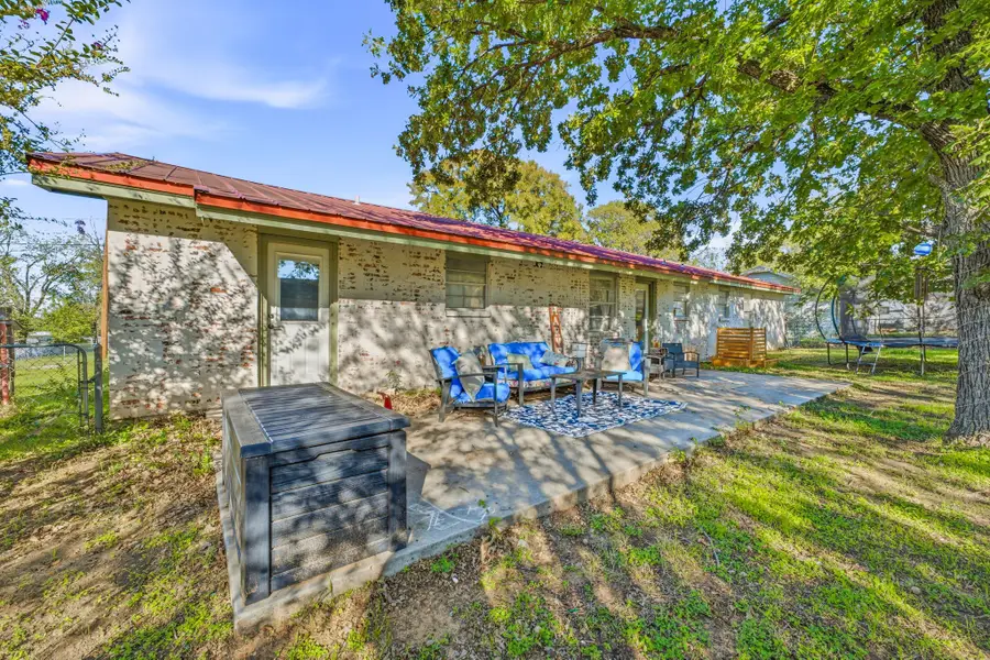 632 E Ross Avenue, De Leon, TX 76444 - #3