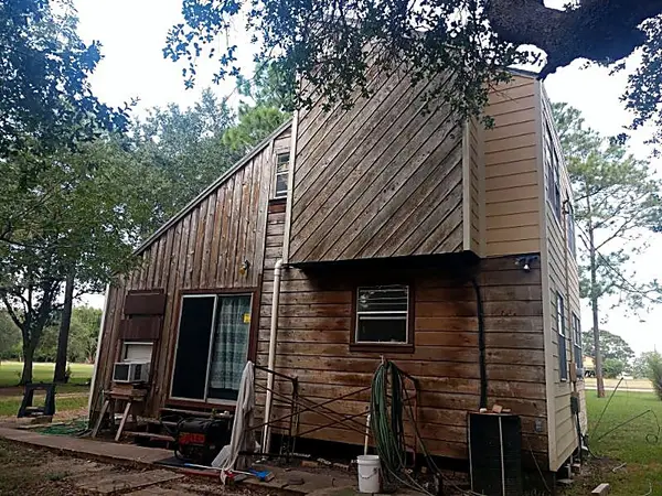210 Oak Hollow Street, Palacios, TX 77465