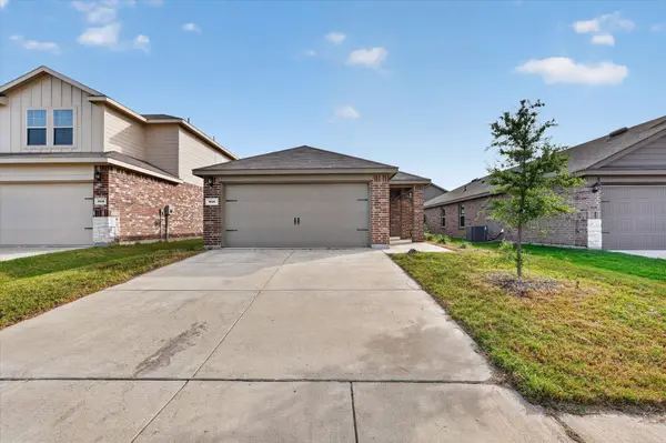 816 Hay Loft Lane, Royse City, TX 75189
