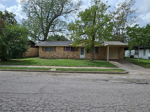 302 S Joyce Street, Lacy Lakeview, TX 76705