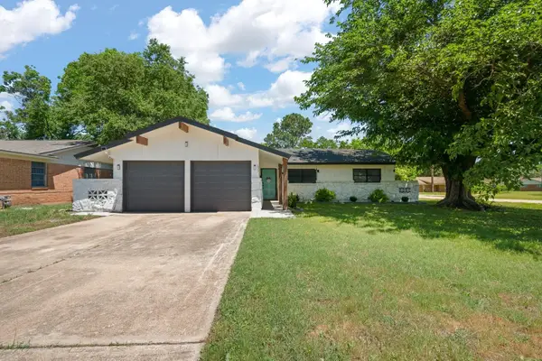 600 Meadowcrest Drive, Crowley, TX 76036