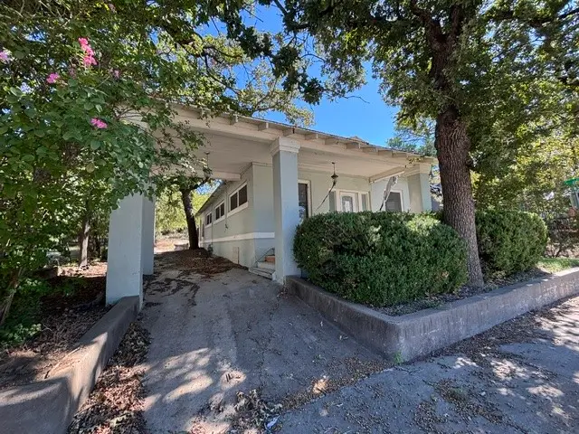 1300 N Oak Avenue, Mineral Wells, TX 76067 - #2