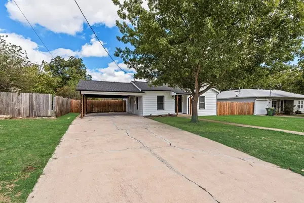 8324 Raymond Avenue, White Settlement, TX 76108
