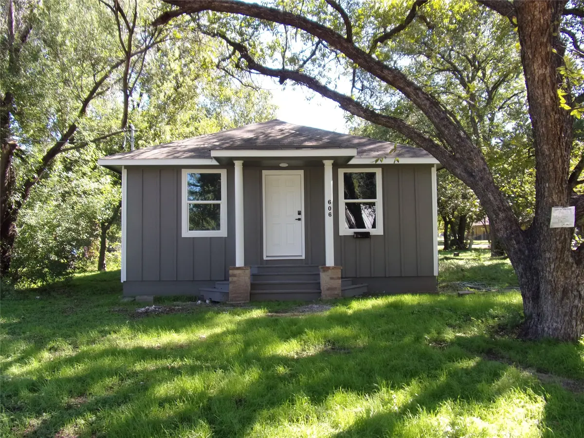 606 W Brown Street, San Saba, TX 76877 - #1