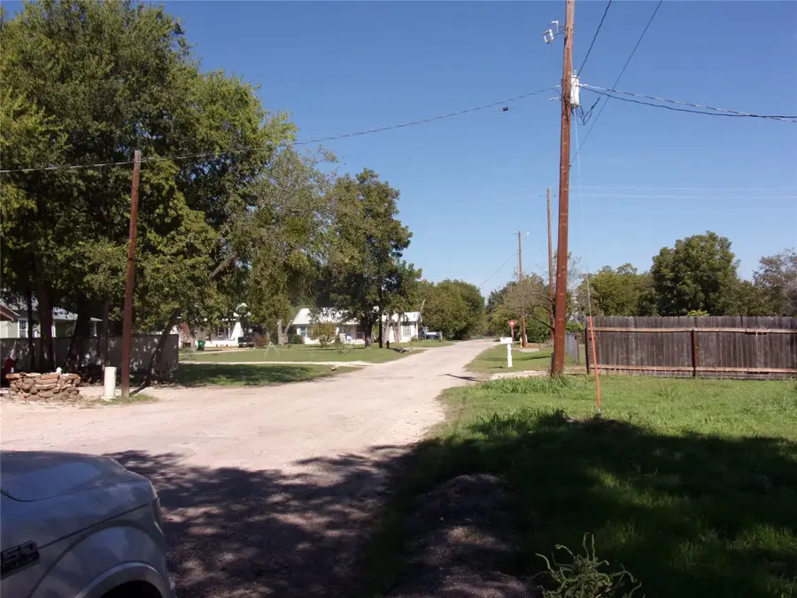 606 W Brown Street, San Saba, TX 76877 - #2