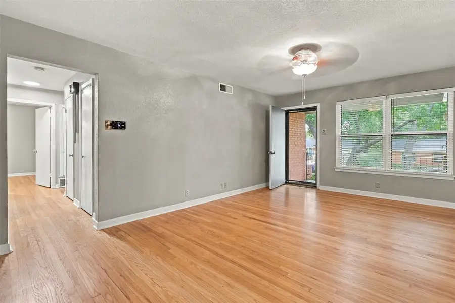 1233 Fair Oaks Drive, Irving, TX 75060 - #2
