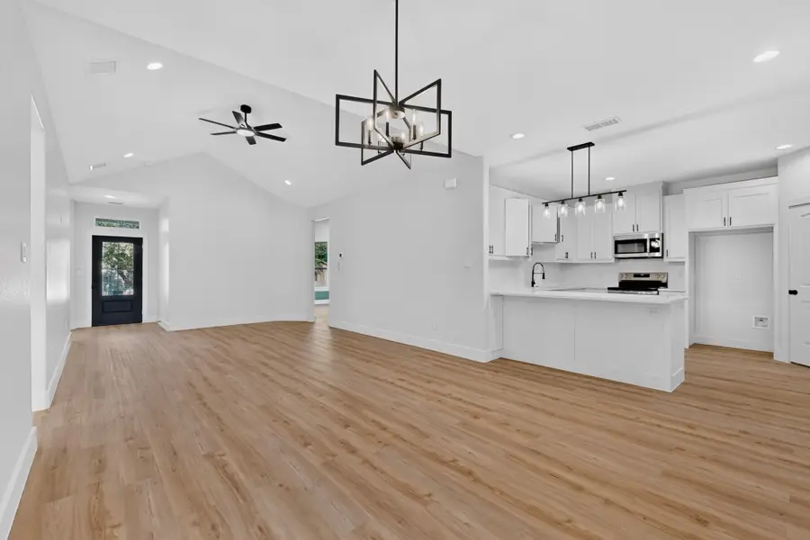 1309 N Breckenridge Street, Ennis, TX 75119 - #3
