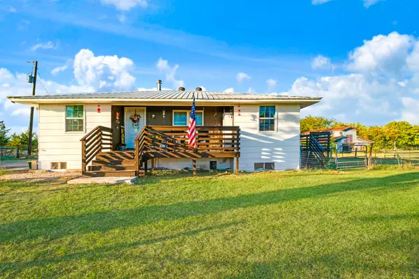1241 Fm 1700, Clarksville, TX 75426