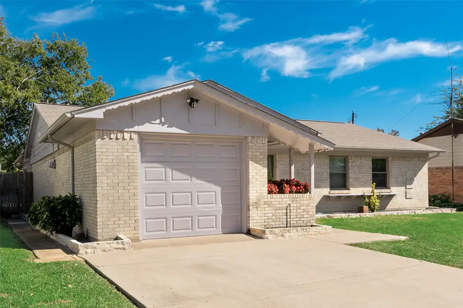 308 N Cottonwood Drive, Richardson, TX 75080 - #2