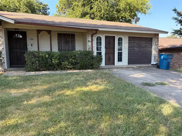 1205 Woodcrest Lane, Hutchins, TX 75141