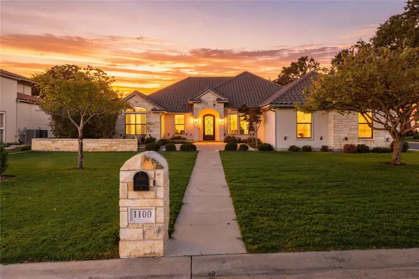 1100 Catalina Bay Boulevard, Granbury, TX 76048